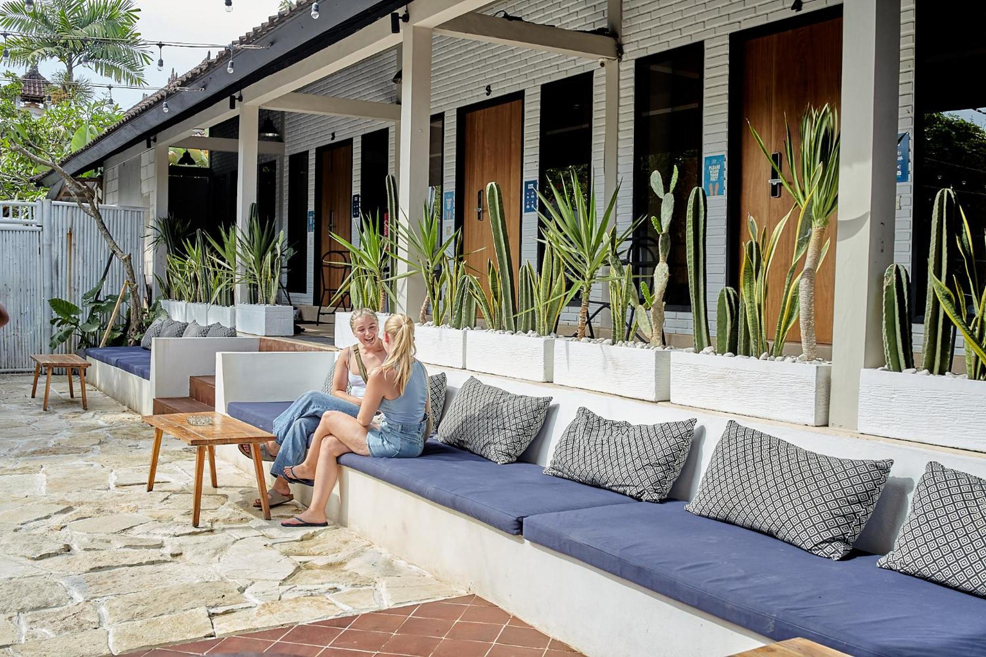 Lay Day Hostel Canggu Экстерьер фото